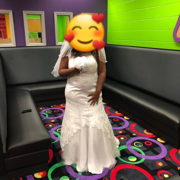 Wedding dress - Picture 6 of 7